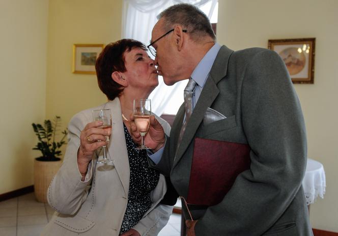 Miłość trafiła nas na cmentarzu