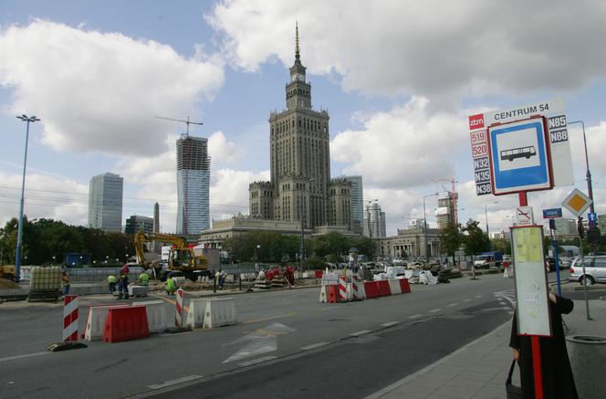 Marszałkowska ma być bardziej zielona, ze ścieżką rowerową która powstaje wzdłuż Placu Defilad.