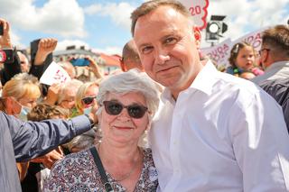 Andrzej Duda za picie piwa i narty został milionerem? Zarobki i emerytura prezydenta