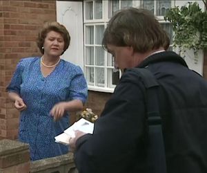 Patricia Routledge, niezapomniana Pani Bukietowa z serialu „Co ludzie powiedzą?”