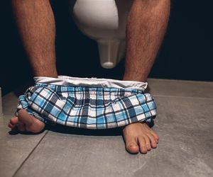 Ani biegunka, ani zaparcie, a jednak nie lekceważ. Taki stolec może być sygnałem raka