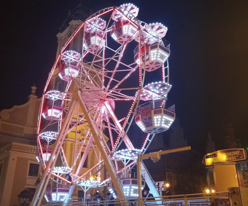 Toruń. Jarmark bożonarodzeniowy wystartował! Zobaczcie jak tam pięknie!