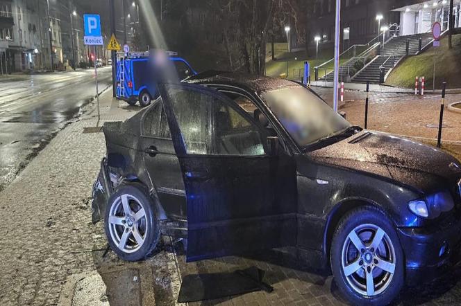 Wypadek przy ul. Kościuszki w Olsztynie. Nie żyje 33-latek