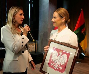 Marta Nawrocka śpiewała i gotowała z seniorami w Stalowej Woli