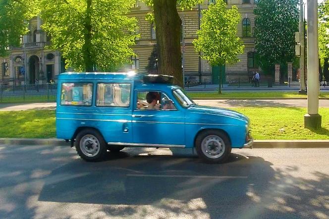 Parada zabytkowych pojazdów w Szczecinie