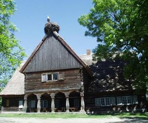 W Chrystkowie jest wyjątkowa chata mennonicka. Zbudowano w 1770 roku, to unikalny przykład architektury olęderskiej