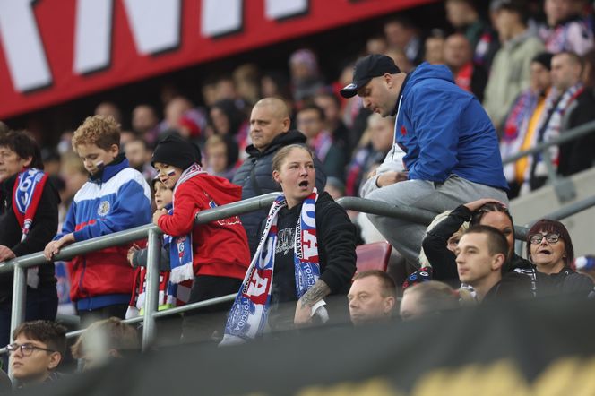 Górnik Zabrze zmierzył się z Zagłębiem Lubin. Kibice rozgrzewali piłkarzy z trybun