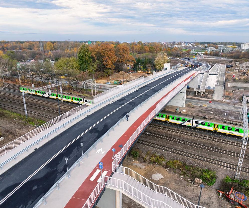 Wiadukt na Chemłżyńskiej w Warszawie otwarty przed terminem. Ulga dla Rembertowa