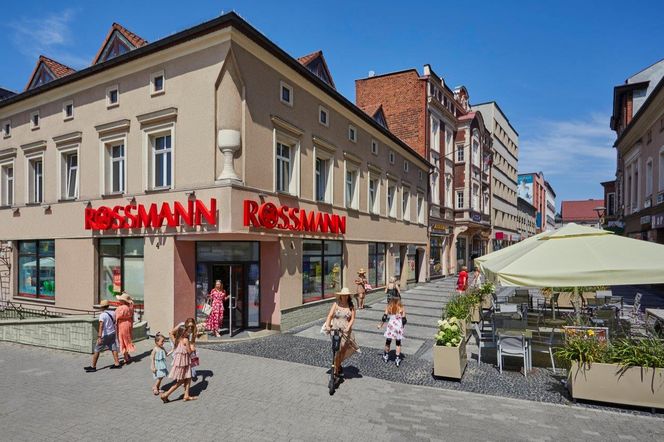 Obok tej promocji w Rossmannie kobiety nie mogą przejść obojętnie. Krem prasujący zmarszczki aż 20 zł taniej. Żona bardzo zadowolona