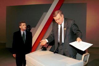 Tak wyglądały przełomowe momenty kampanii prezydenckich. Od nogi Wałęsy po kredyt Komorowskiego
