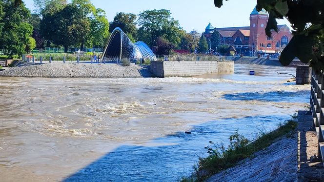 Trwa zabezpieczanie budynków