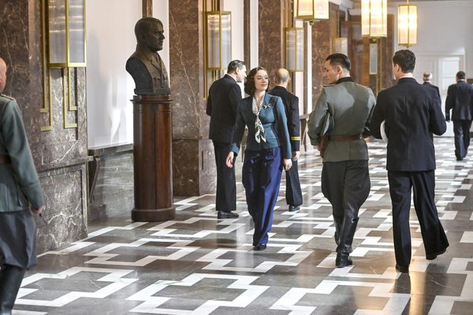 Zatoka szpiegów 2 sezon. Eva Stromberg (Sonia Mietielica), Franz Neumann (Bartosz Gelner)