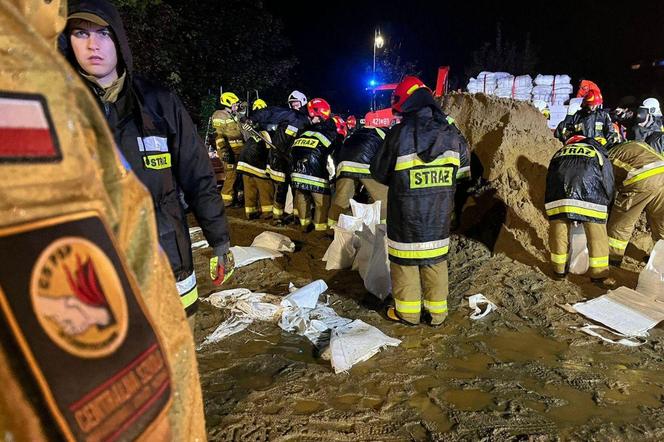 Zagrożenie powodziowe w Śląskiem: Strażacy interweniowali blisko 5 tysięcy razy