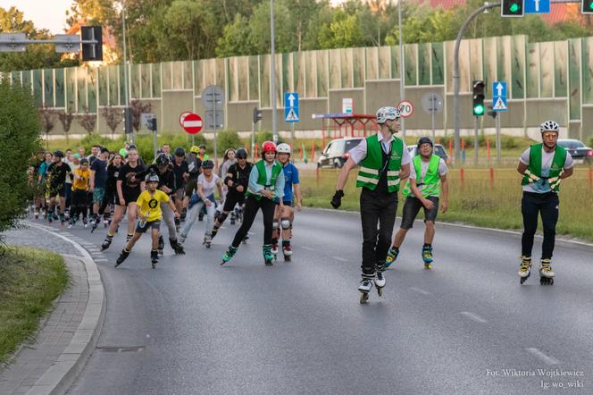 Rolkarze znowu przejęli władzę w mieście. Jak bawili się na inauguracji sezonu?