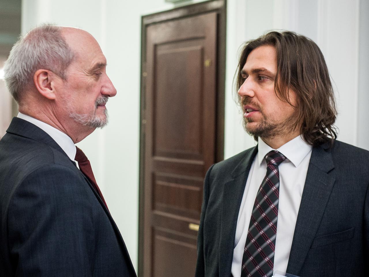 Antoni Macierewicz chce powrotu agenta Tomka do PiS?