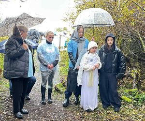 Mama cierpi po stracie Mai. Codziennie odwiedza miejsce znalezienia zwłok. Co powiedziałaby mordercy córki?