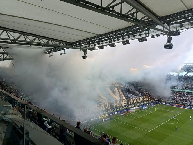 Dymy na meczu Legia - Lech