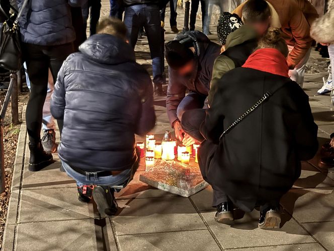 Policjant zginął w epicentrum nielegalnego biznesu. Kiedy palili mu znicze, obok handel trwał w najlepsze