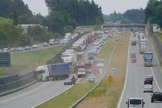 Dramat na S7 pod Grójcem. Nie żyje 49-letni kierowca busa