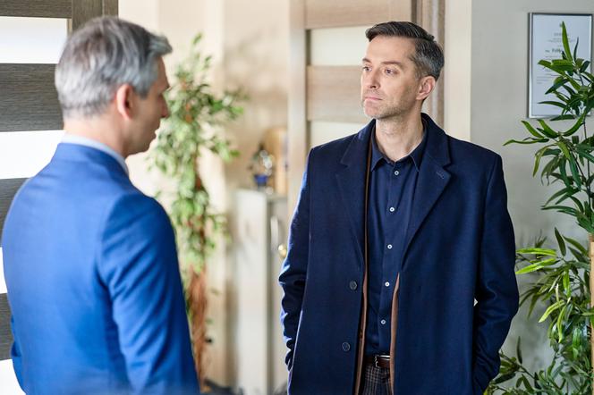 BrzydUla 2, odcinek 219: Marek pogubi się po rozwodzie z Ulą i rzuci się po ratunek do mecenasa Fica. Zrozumie, że rozstanie to pomyłka? - ZDJĘCIA