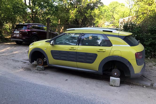 Rozkradziony Citroen C4 Cactus