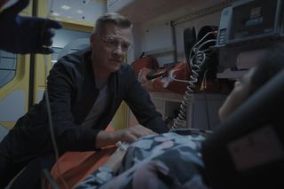 M jak miłość, odcinek 1883: Dramatyczna akcja ratunkowa Kingi po ataku Hoffmana! Piotrek zacznie panikować - ZDJĘCIA