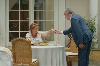 Barwy szczęścia, odcinek 3129. Józefina (Elżbieta Jarosik), Andrzej (Leon Charewicz)