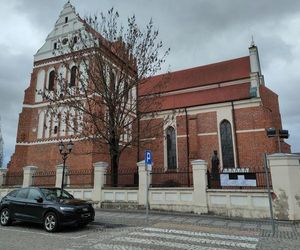 m. Łomża - przeciętne miesięczne wynagrodzenie: 8893,73 zł brutto