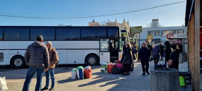 Emocje na dworcu PKS w Lublinie. Ukraińcy wracają do domu