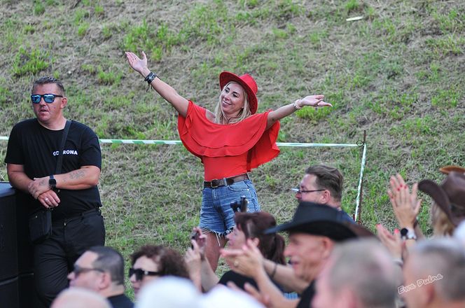 Piknik Country i Folk 2025. Tysiące fanów muzyki przyjechały do Mrągowa na kultowy festiwal