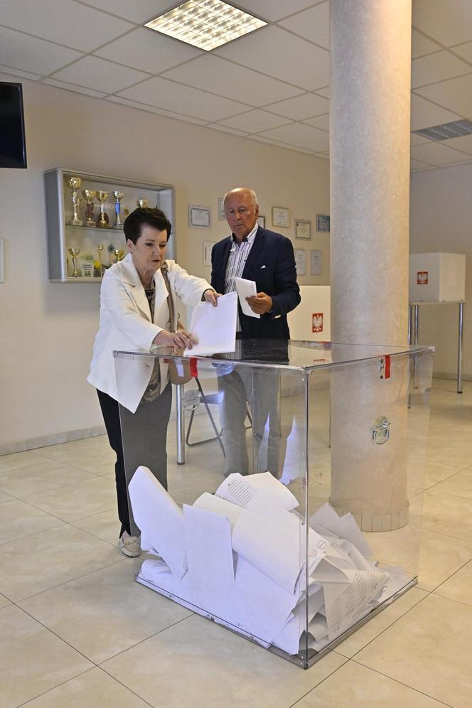 Tak głosują warszawscy politycy. Złapaliśmy Rafała Trzaskowskiego i Hannę Gronkiewicz-Waltz przy urnach