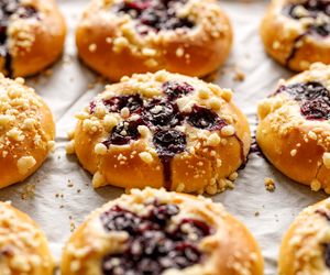 Przepis na kruszonkę do ciasta: najłatwiejszy sposób jak zrobić kruszonkę na ciasto