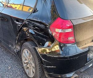 Wypadek autobusu szkolnego na Dolnym Śląsku. Kierowca wjechał w budynek 