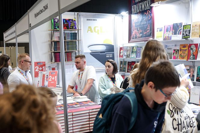 Targi Książki w Katowicach to okazja do zdobycia autografów pisarzy