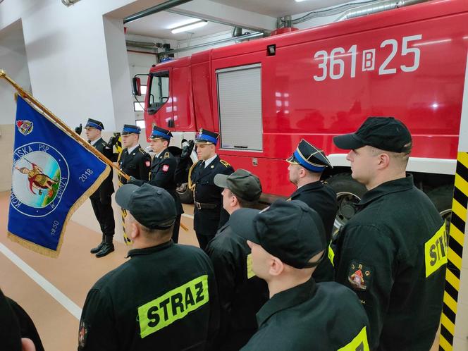 Łomża. Strażacy ochotnicy dostali promesy na zakup wozów strażackich