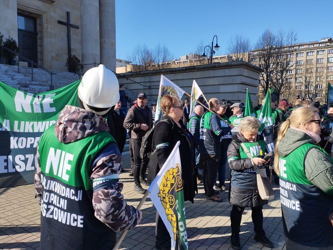 Górnicy protestowali pod ministerstwem przemysłu w Katowicach przeciwko likwidacji KWK Bielszowice