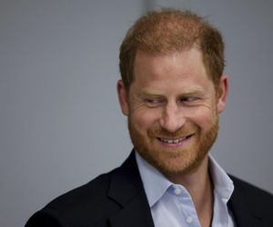 Książę Harry w niebezpieczeństwie! Psychofanka czyhała na niego w toalecie i mamrotała