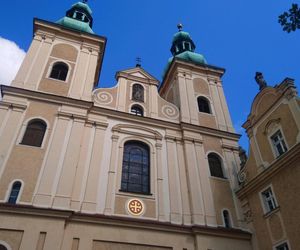 O tym mieście mówią mała Praga. Twierdza, podziemia i najstarszy kamienny most 