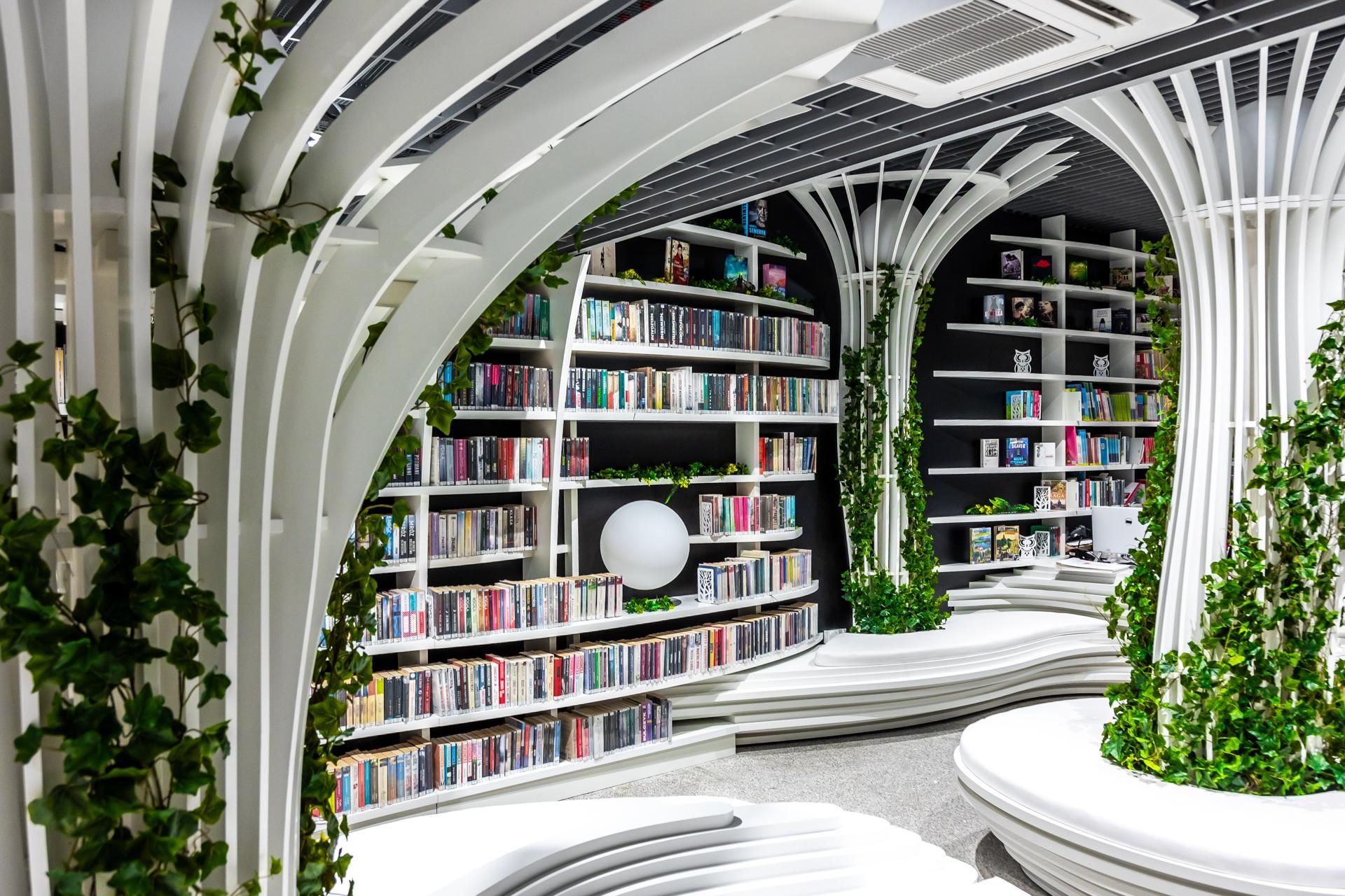 Metroteka – biblioteka na stacji metra M2 Kondratowicza w Warszawie