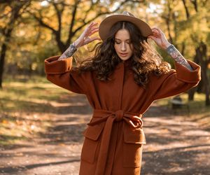 Te kolory będą rządzić jesienią i zimą 2025/26. Sprawdź, czy masz je w swojej szafie Te kolory będą rządzić jesienią i zimą 2025/26. Sprawdź, czy masz je w swojej szafie 