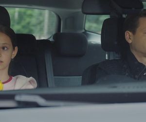 M jak miłość odc. 1886. Hania (Wiktoria Basik), Adam Karski (Patryk Szwichtenberg)