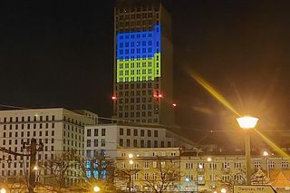 Piękny gest Krakowa dla Ukrainy. Miasto zaświeci się na żółto-niebiesko w trzecią rocznicę wybuchu wojny. Odbędzie się też koncert