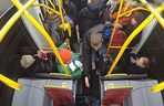 Szokujące sceny z tramwaju w Warszawie. Opublikowano właśnie nagranie. „Trzymaj się mocno”