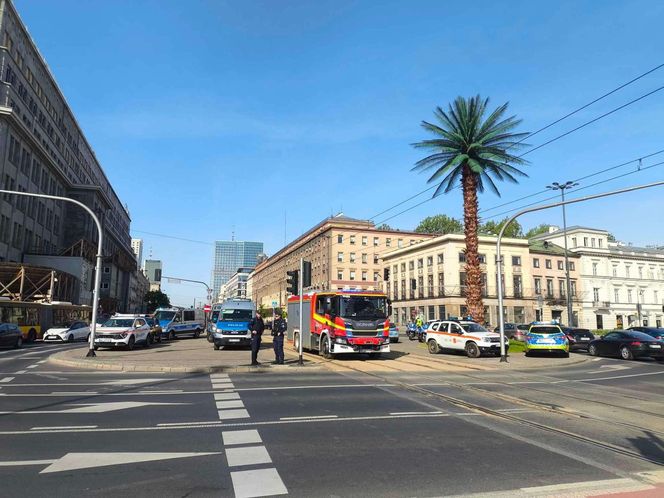 Zderzenie tramwajów w centrum Warszawy. 13 osób rannych, ruch tramwajowy wstrzymany
