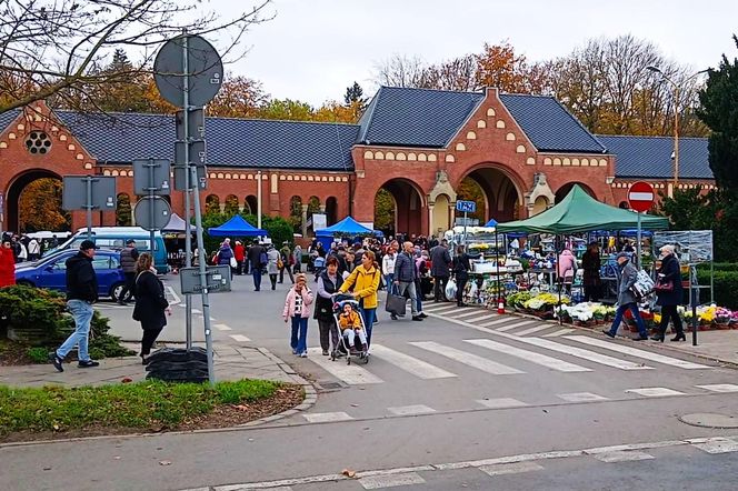 1 listopada na Cmentarzu Centralnym w Szczecinie