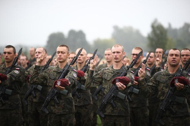 Świętowali żołnierze 6. Brygady Powietrznodesantowej. I inni spadochroniarze również