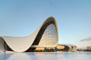 Muszla - budynek Centrum Kultury im. Hajdara Alijewa/ Heydar Aliyev Center w Baku