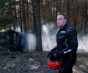 M jak miłość, odcinek 1875. Dominik Walat (Bartosz Surówka)