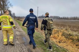 Tragiczny finał poszukiwań. Ciało mężczyzny znalezione na podmokłym polu