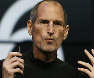 Stare sandały Steve'a Jobsa sprzedane na aukcji. Ktoś wydał na nie blisko MILION ZŁOTYCH